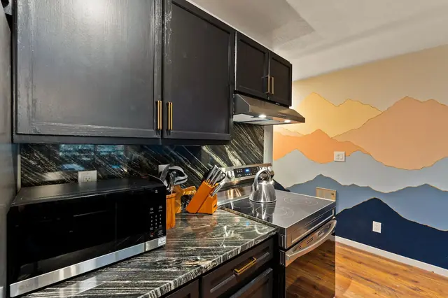 Pull a knife from the block and cook from scratch, or just reheat leftovers in the microwave either way, you're not leaving the condo for dinner after skiing.