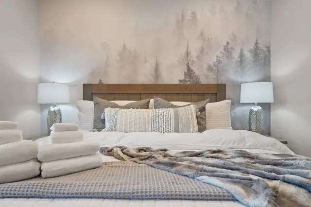 Find fresh towels already waiting on the bed when you walk in one less thing to pack for the trip to Glacier.