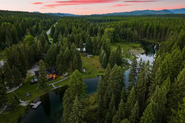 See just how much river and forest surrounds you, your cabin is a quiet speck in this sprawling, private landscape.